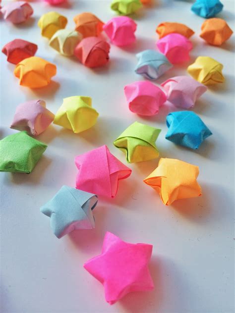 Origami Lucky Stars - Fun Crafts Kids