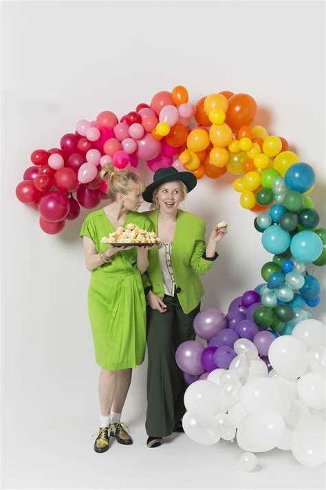 Rainbow balloon arch tutorial