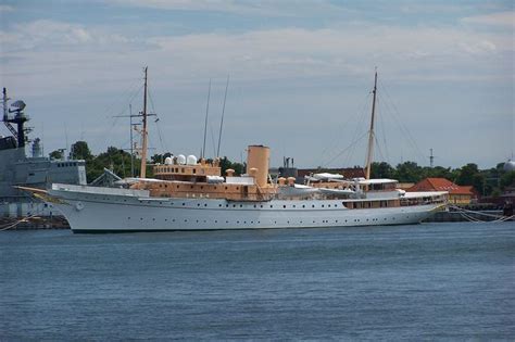 Copenhagen, Denmark - 100_4358 | Classic yachts, Cool boats, Yacht