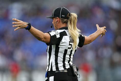 How many female referees are there in the NFL in the 2022 season?