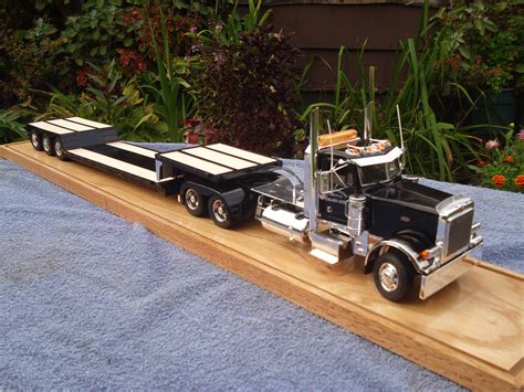 lowboy build are so cool! | Model truck kits, Diecast trucks, Plastic ...