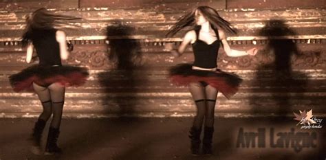 Avril Lavigne is dancing - Avril Lavigne Photo (36810268) - Fanpop