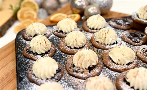 Mini gingerbread mince pies with brandy buttercream - Aceline