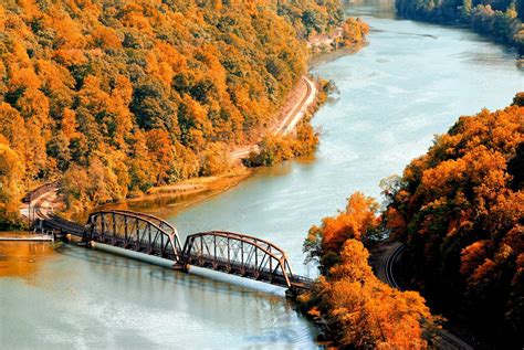 West Virginia Fall Foliage 2025 - Rove.me