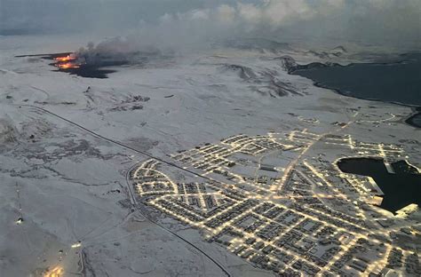 Iceland Volcano Update: City Gas Warning, Lava Bed Map as Tongue Flows ...