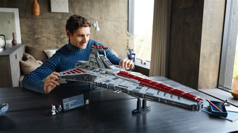 Lego Star Wars UCS Venator verkeeft scho Secondhand zu opfälleg Präisser