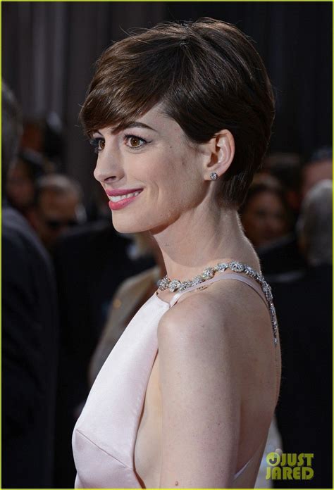 Anne Hathaway Wins Best Supporting Actress Oscar 2013: Photo 2819542 ...