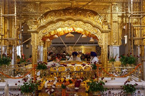 Sri Bangla Sahib Gurudwara Sikh Temple interior in New Delhi, India ...