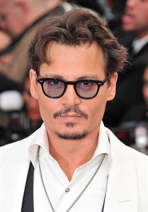 25 Hot Mustache Men of Hollywood | Johnny depp, Herrenschnitte, Kinnbart