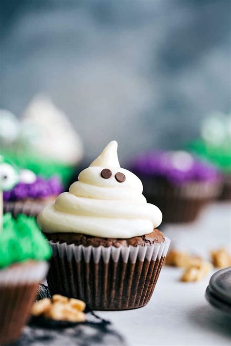 Easy Halloween Cupcakes - Chelsea's Messy Apron