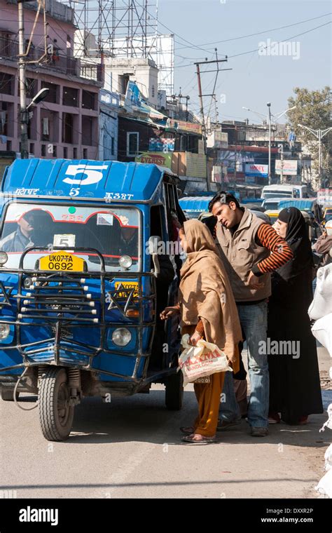 Moto taxi hi-res stock photography and images - Alamy