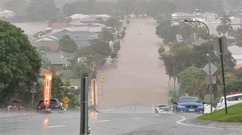 Photos of Gold Coast flooding as severe weather system moves south ...