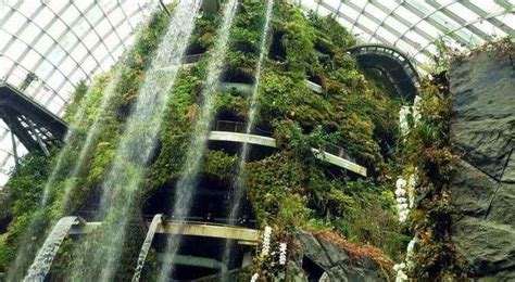 4 Man-Made Singapore Waterfalls That’ll Give you A Break in 2024