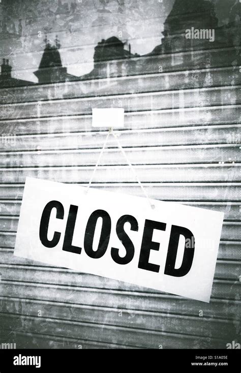 A closed shop sign Stock Photo - Alamy