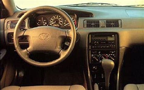 1998 Toyota Camry Pictures - 5 Photos | Edmunds