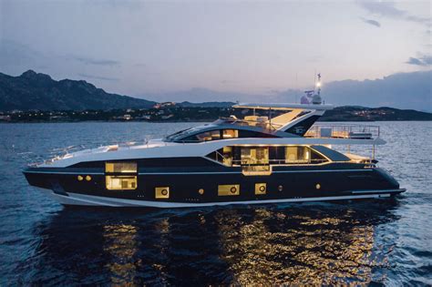 Future of Luxury Yachting: The 25 Best Yacht Brands | Azimut yachts ...