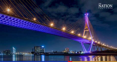 Light shows on 13 Chao Phraya bridges to usher in New Year