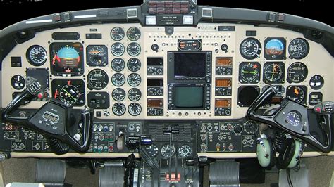 Hawker Beechcraft King Air 350 Instrument Panel. Turboprop airplane ...