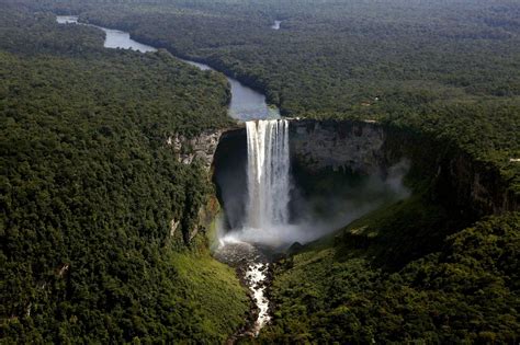 The waterfalls of Guiana - Guyana - Latin-America - Travellerse