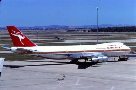 ORIGINAL COLOUR SLIDE Boeing 747 old livery VH-EBN of Qantas EUR 6,95 ...