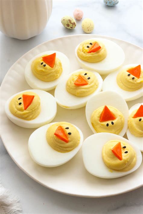 Easter Deviled Eggs - Detoxinista