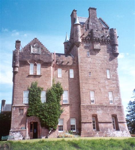 BRODICK CASTLE FRONT