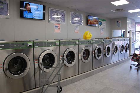 Modern and Attractive Laundry Shop Interior Design Ideas