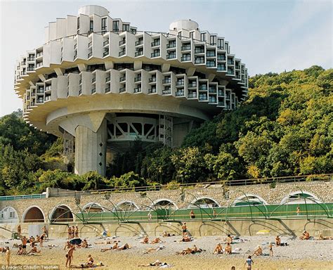 Frédéric Chaubin: Soviet Architecture. 1970-1990 | Milindo Taid