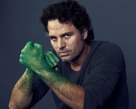 Mark Ruffalo, por Gavin Bond | Mark ruffalo hulk, Mark ruffalo, Man ...