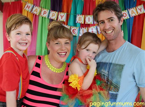 Rainbow Family - Paging Fun Mums