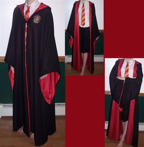 Hogwarts Robe by LLBeanie on deviantART | Hogwarts robes, Daughter ...