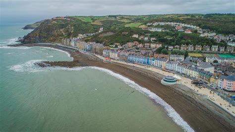 Guide to Aberystwyth | Town centre and culture | Visit Wales