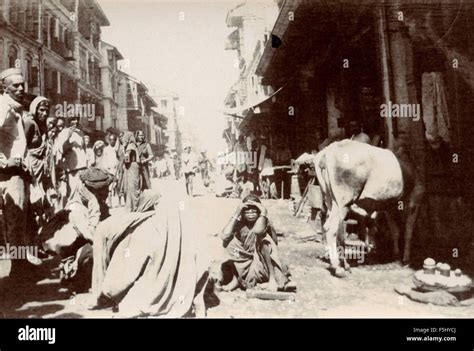 A crowded street, India Stock Photo - Alamy