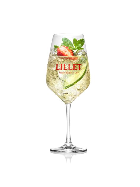 Lillet Tonic cocktail recipe: white wine aperitif idea I Lillet