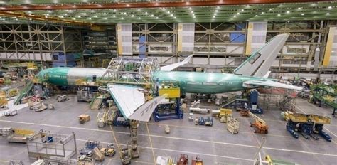 Why The Boeing 777X Has Folding Wing Tips - Simple Flying