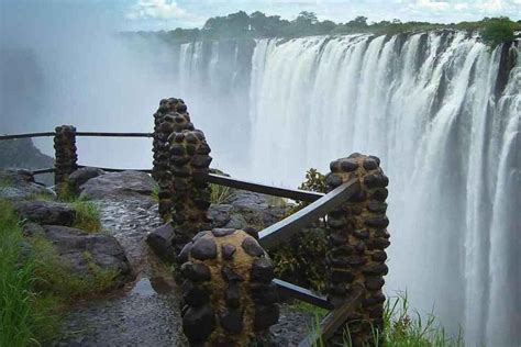 Victoria Falls Guided Tour on Boths Sides: Zimbabwe & Zambia in Zambia