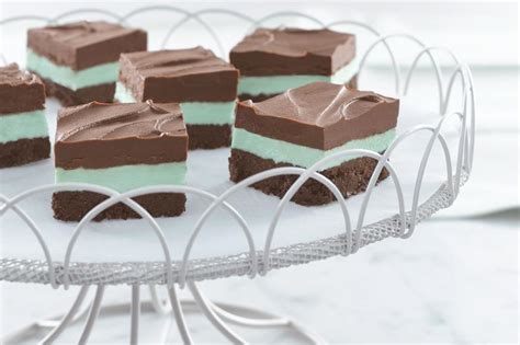 Easy No-Bake Creamy Chocolate Mint Bars Recipe - Food.com