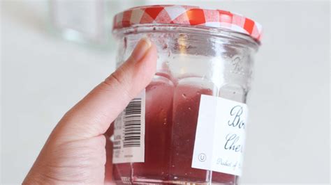 Use an Almost-Empty Jam Jar to Flavor a Cocktail | Lifehacker