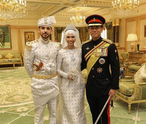 Sultan of Brunei's daughter wears incredible diamond tiara borrowed ...