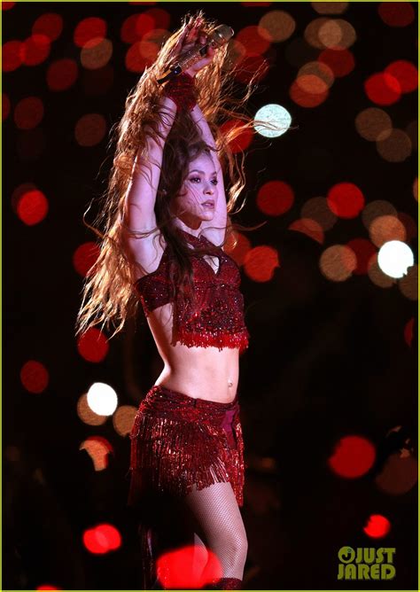 Shakira's Super Bowl Outfit Was the Same as Her 'Zootopia' Character's ...