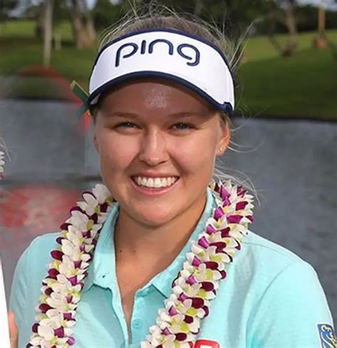 Brooke Henderson [Golfer] Age, Dating Status, Net Worth, Family