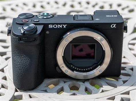 Sony A6700 vs Sony A6600 - Which is Better? | Photography Blog