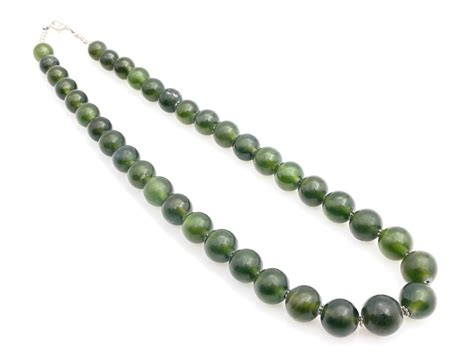 Lot - Vtg. Asian Graduated Dark Green Jade Bead Necklace