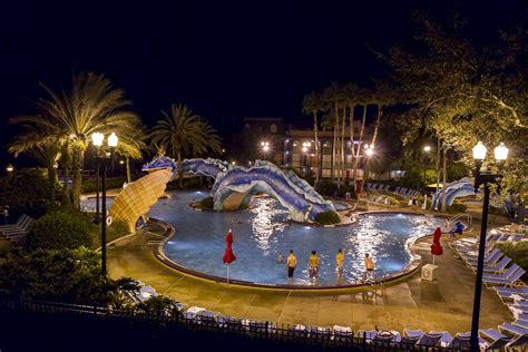 Port Orleans French Quarter, Doubloon Lagoon pool area Disney French ...