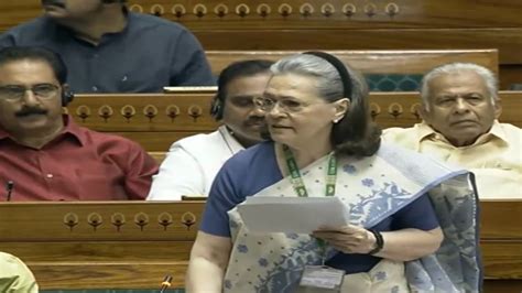 Sonia Gandhi hits out at centre