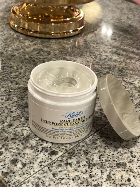 Kiehl's Rare Earth Deep Pore Cleansing Mask 2021 Review | Chic moeY