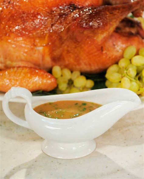 Simple Turkey Gravy | Recipe | Thanksgiving gravy recipes, Easy ...