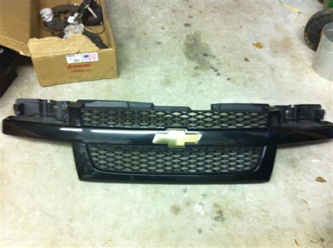 For Sale - 2004-2012 Chevrolet Colorado Grille Black Granite Metallic ...