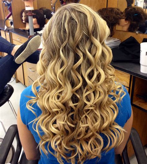 Nume 25 mm curling wand curls . | Wand hairstyles, Curling hair with ...