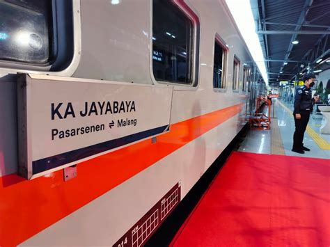 Bye Kursi Tegak, Harga Tiket Kereta Ekonomi Rasa Premium Naik Rp30.000 ...